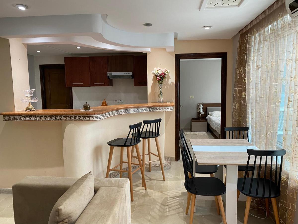 Palace Luxury Apartment-2 Bdr *